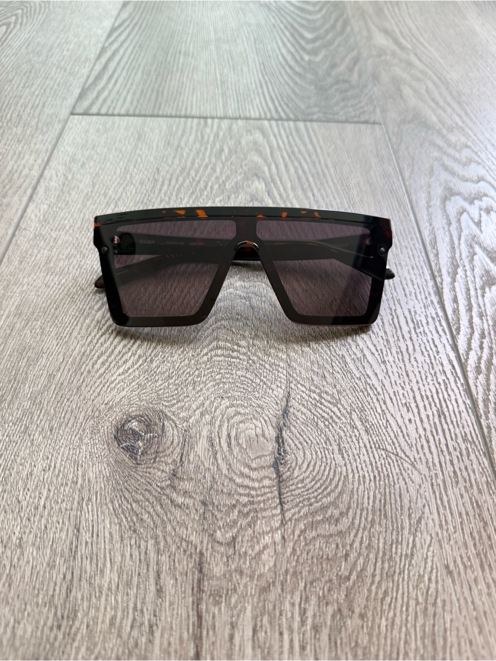 quay australia hindsight brown tortoise oversized shield statement sunglasses